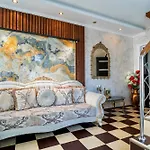 Luxurious Villa With Lush Garden And Huge Terrace Near Herastrau Park