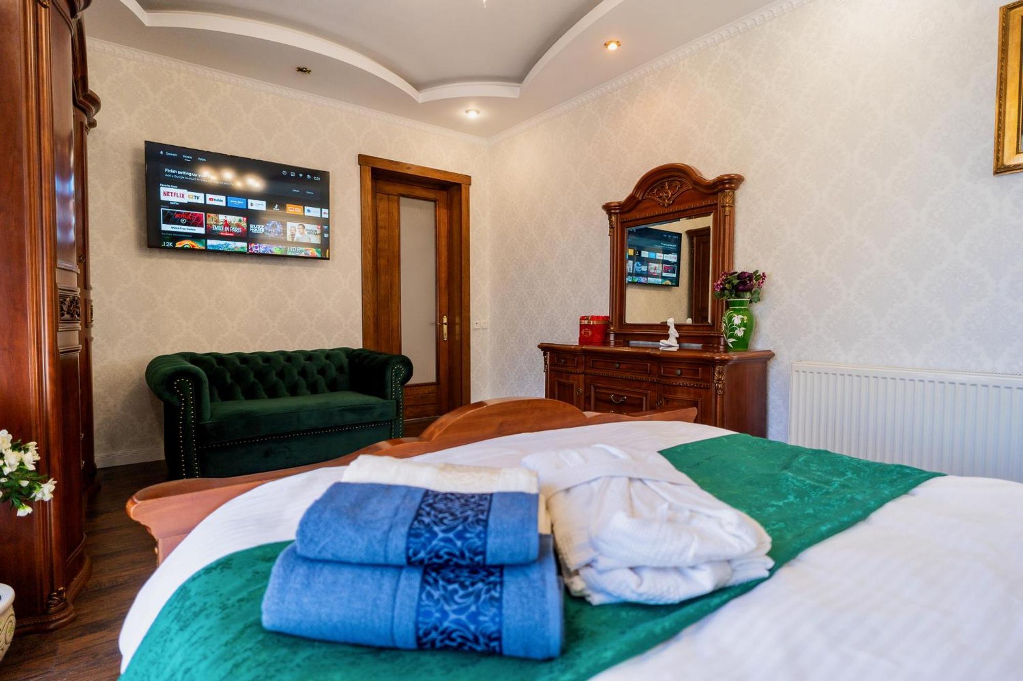 Charming In Near Airport Bucarest