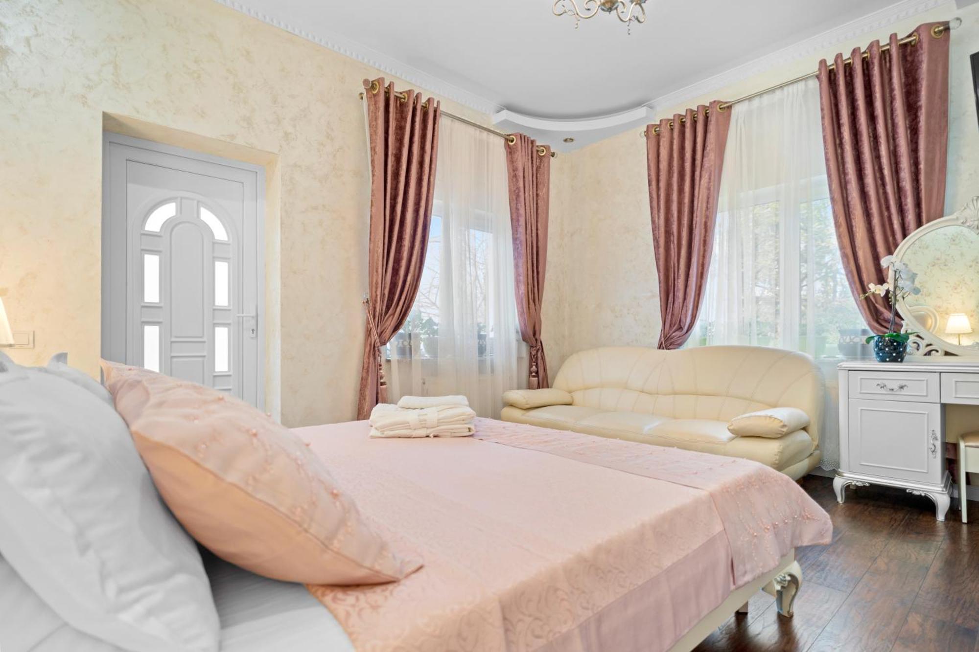 Appartamento Charming In Near Airport Bucarest